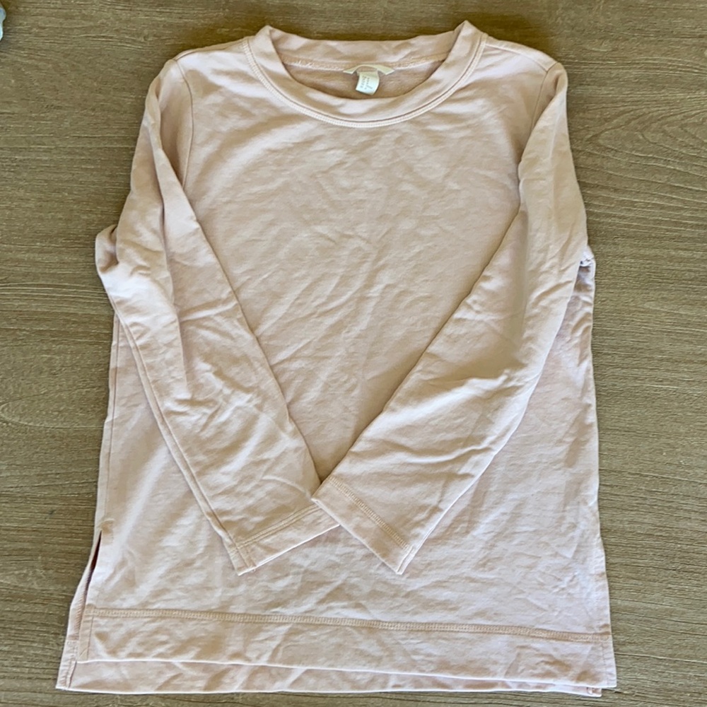 3/4 Sleeve Sweatshirt w/ side slits Medium